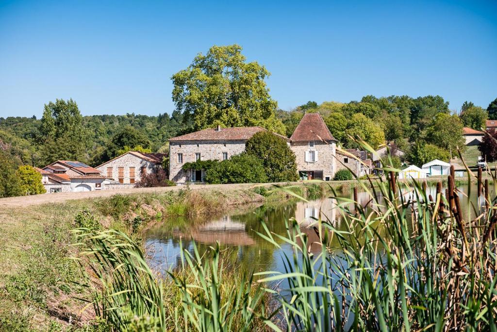 Montbron Maison De Campagne, Bulle De Verdure المظهر الخارجي الصورة